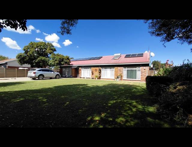 3 BEDROOM HOUSE FOR SALE IN LANGENHOVENPARK